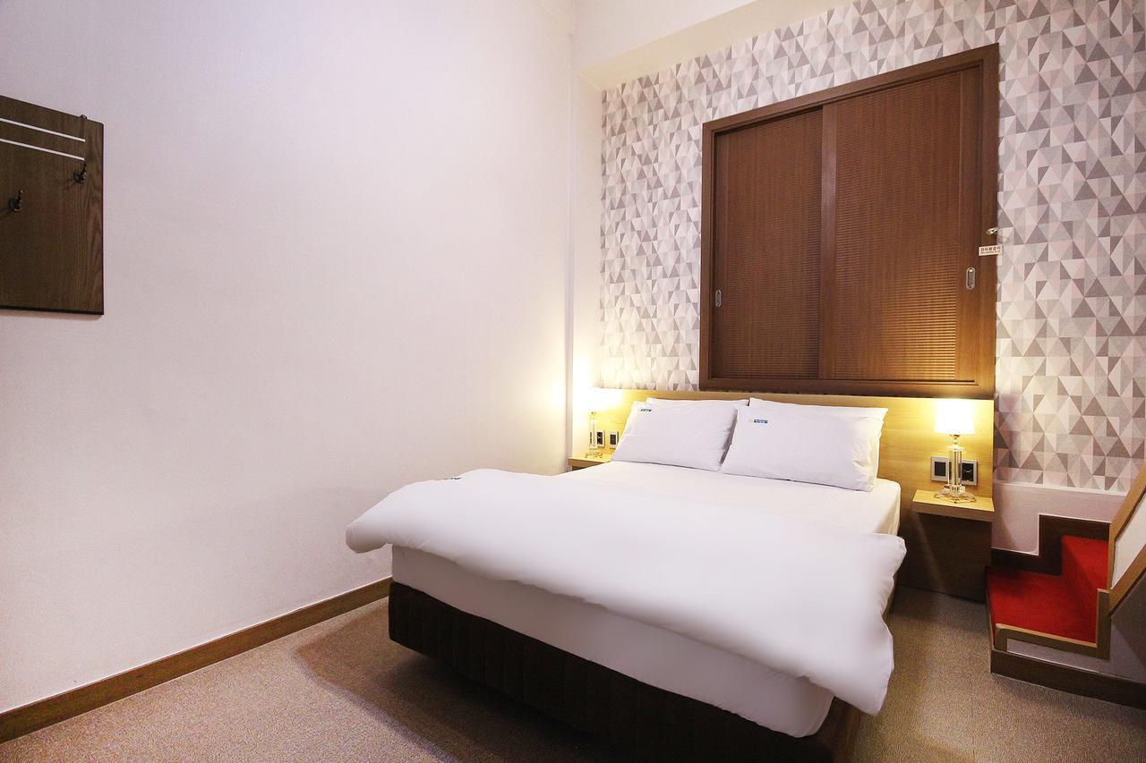 Daegu Hilltop Hotel Bagian luar foto