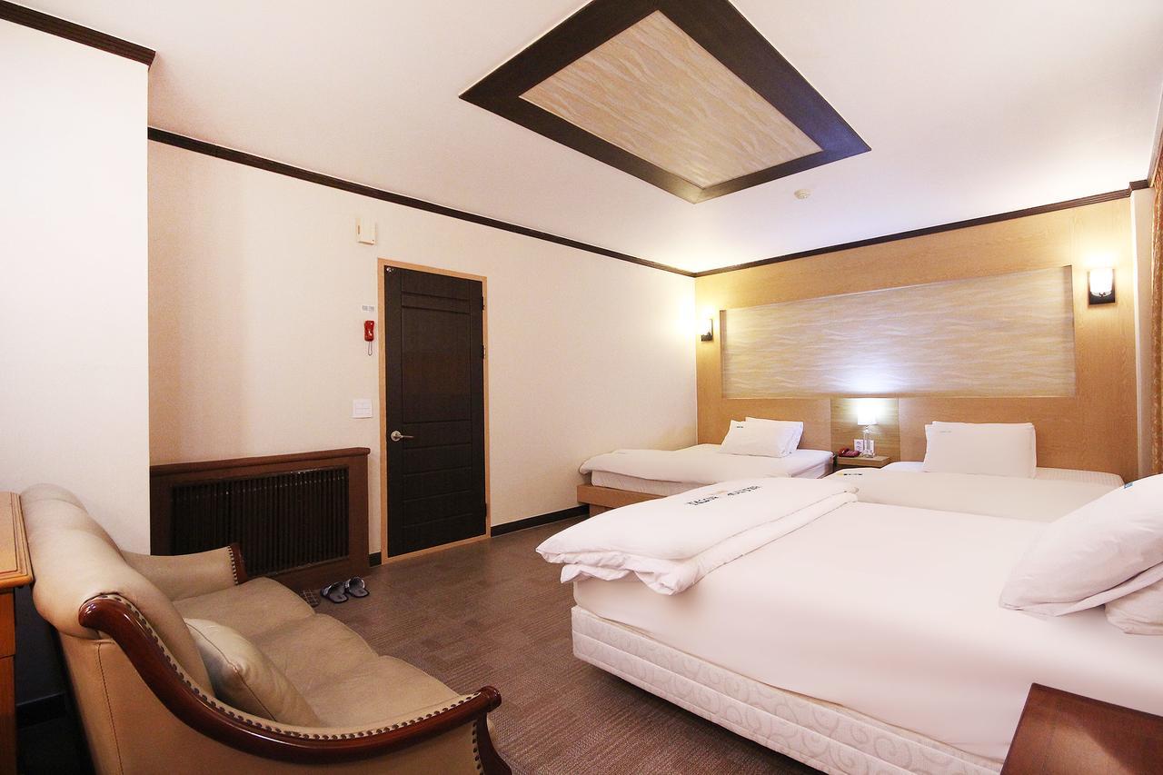 Daegu Hilltop Hotel Bagian luar foto